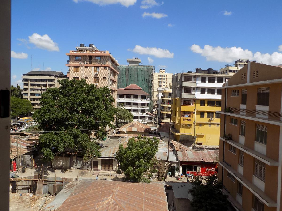 Iris Hotel Dar Es Salaam Exterior foto